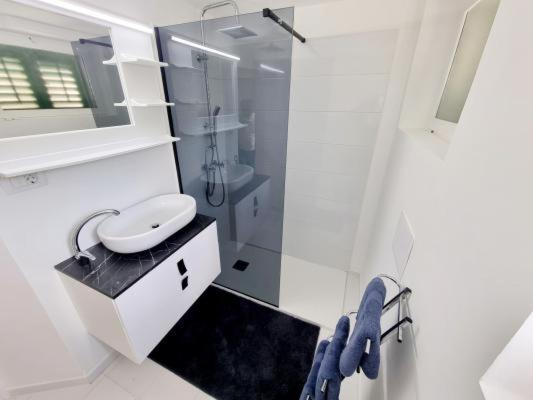 Apartments Eis Baška Eksteriør bilde