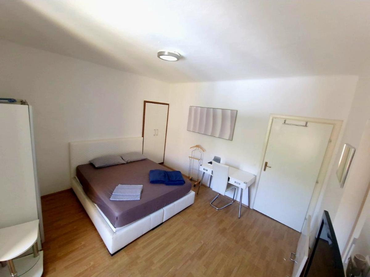 Apartments Eis Baška Eksteriør bilde