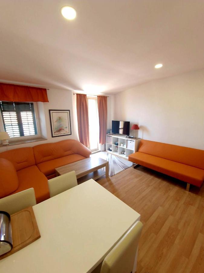 Apartments Eis Baška Eksteriør bilde