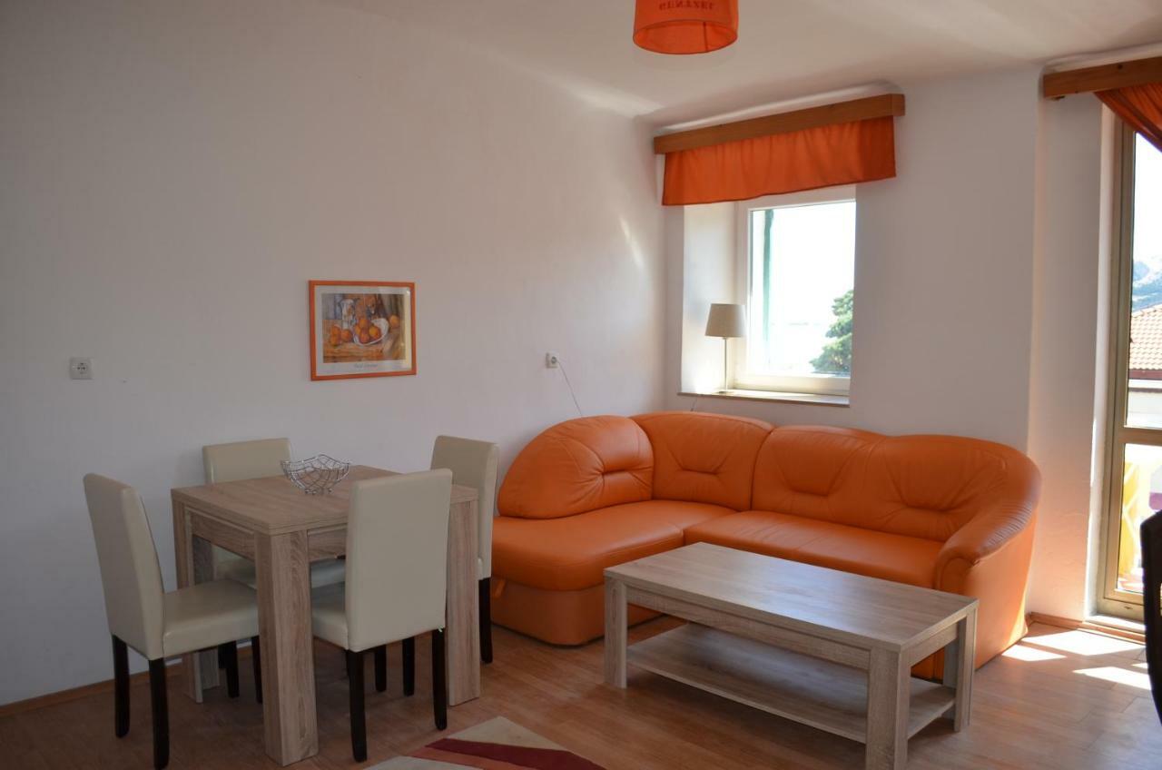 Apartments Eis Baška Eksteriør bilde