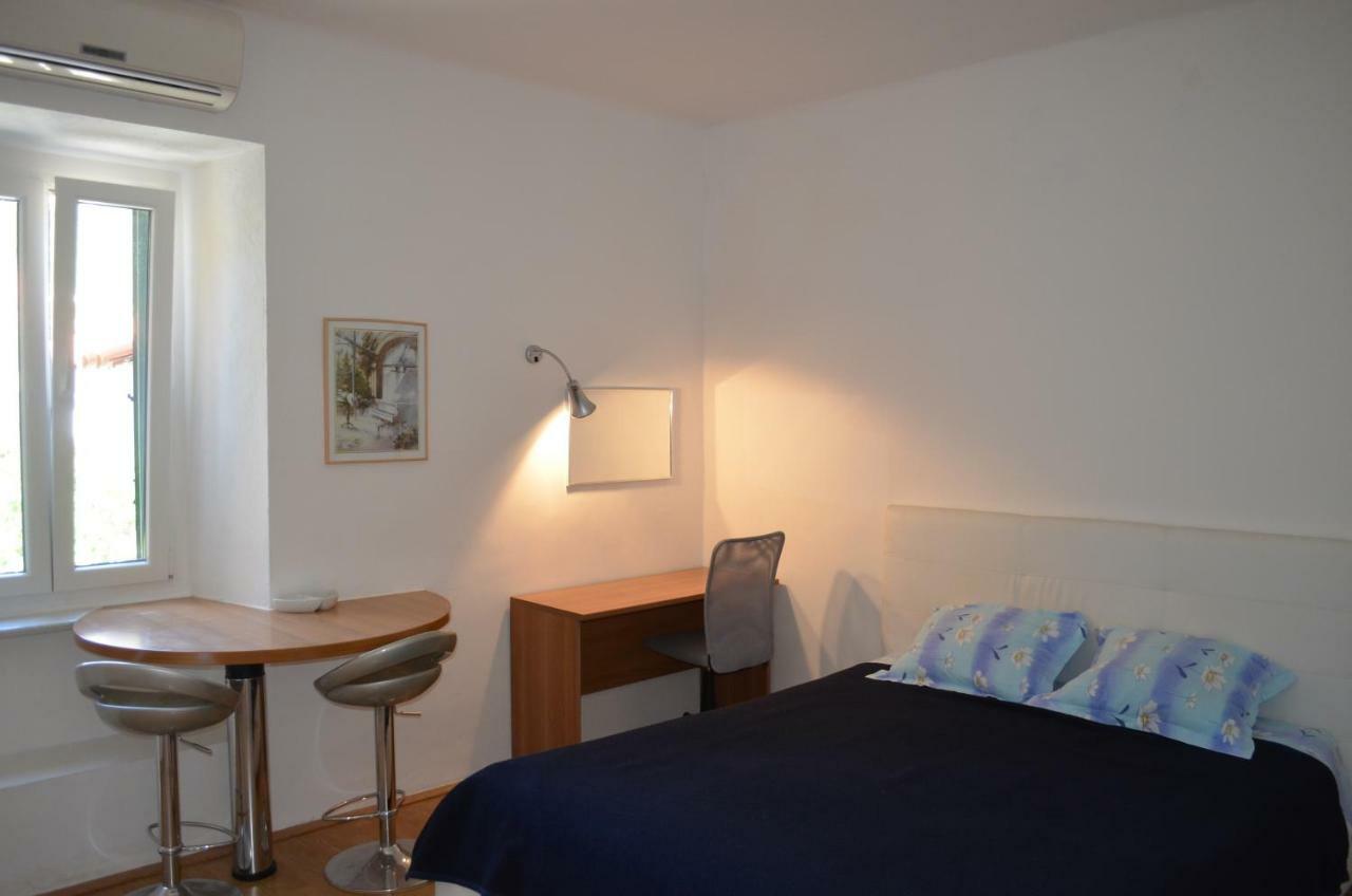 Apartments Eis Baška Eksteriør bilde