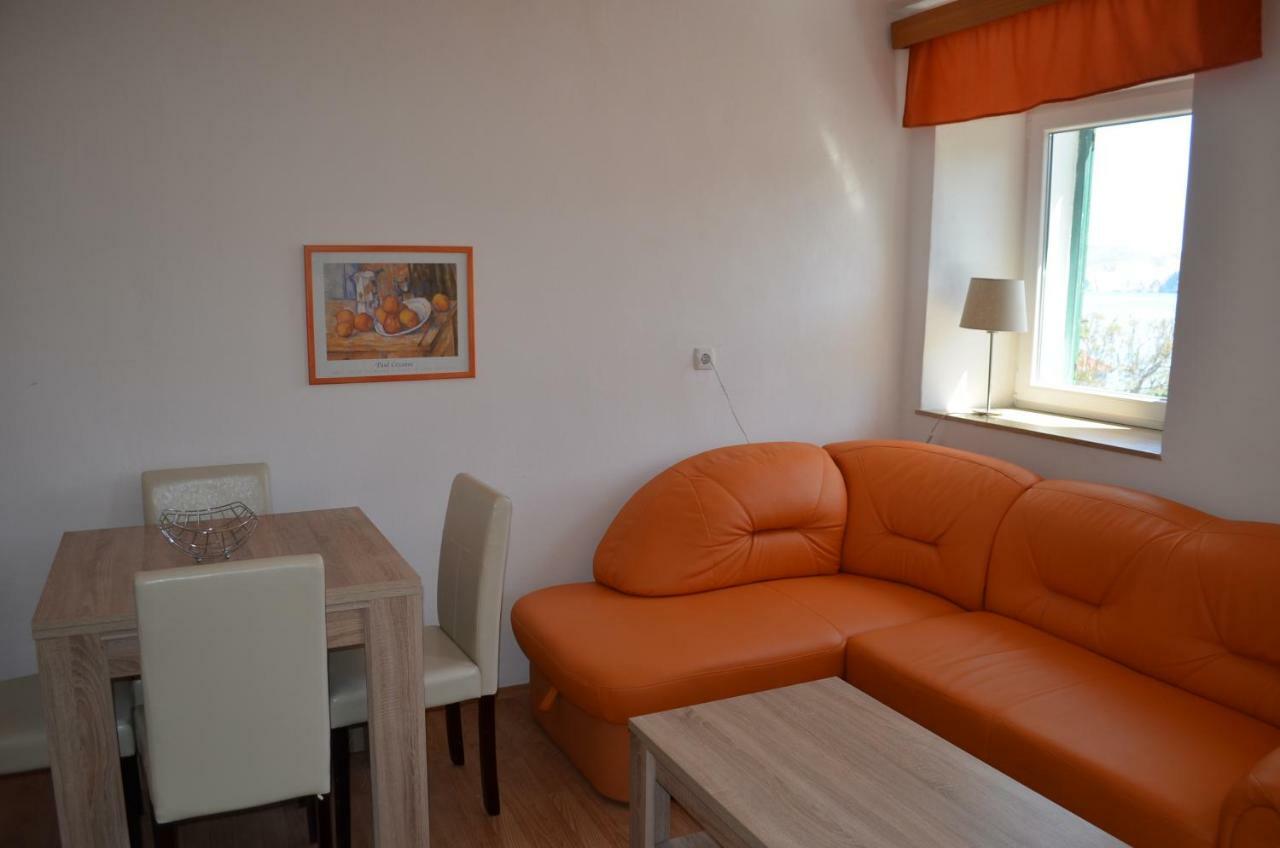 Apartments Eis Baška Eksteriør bilde